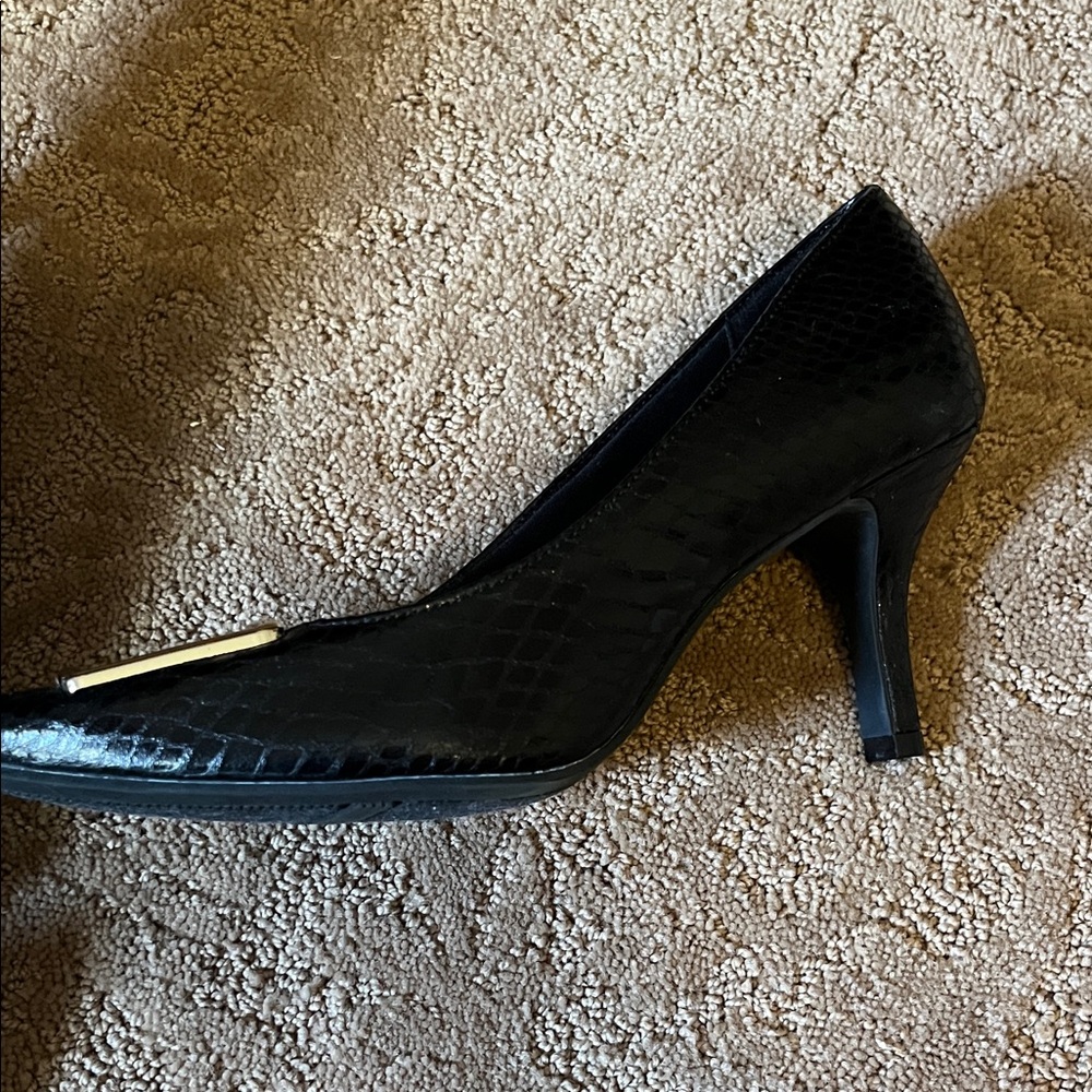 Comfort Plus by Predictions Black Heels with Gold Buckle - Picture 7 of 10